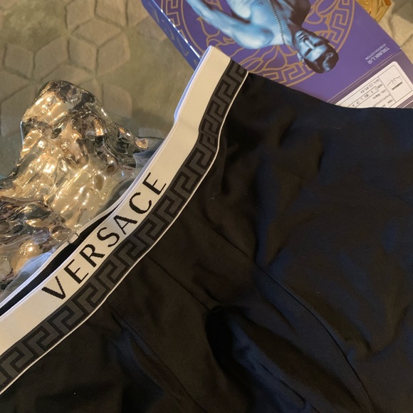 VERSACE - Picture 3 of 10